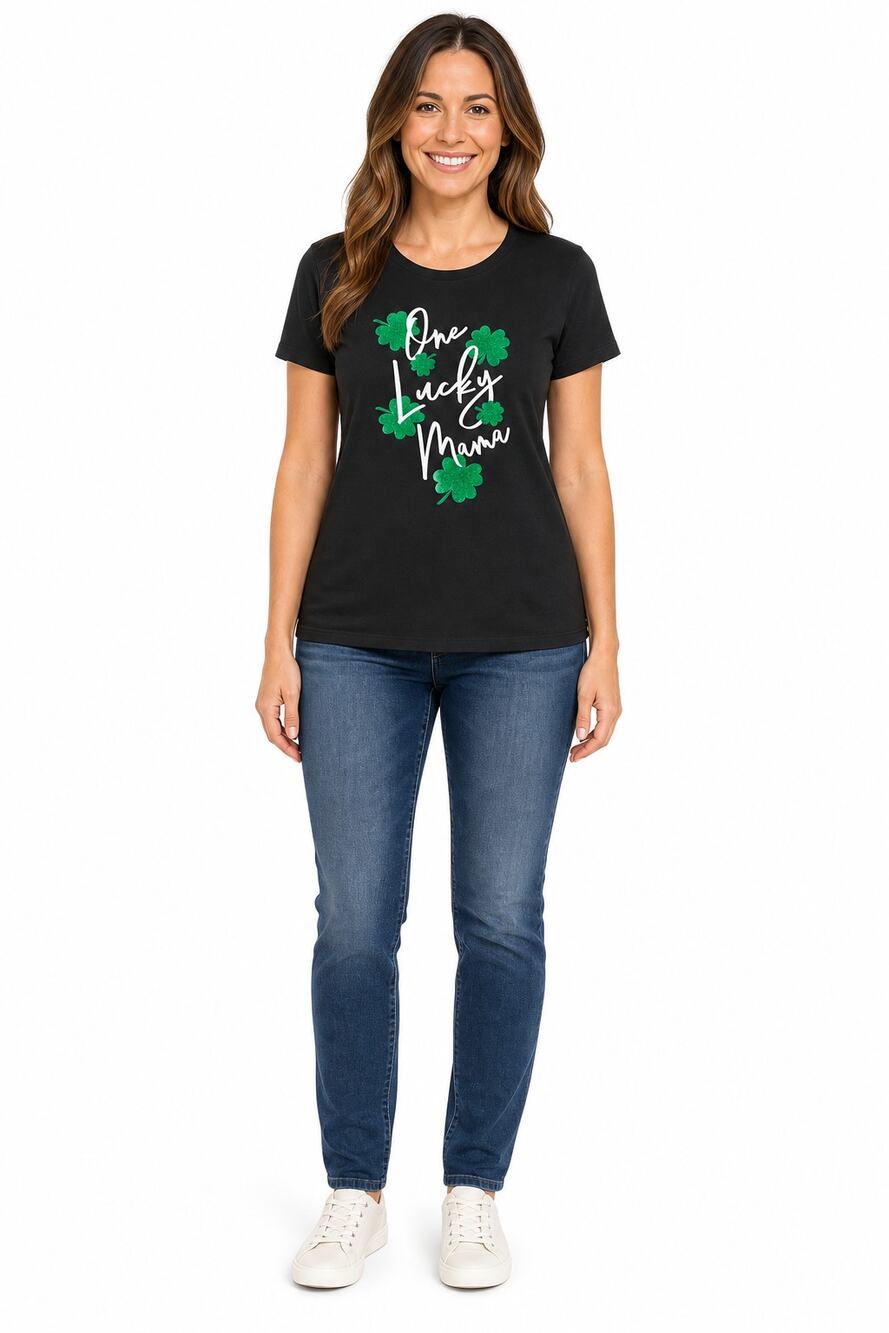 Celebrate St Patrick's day t shirt one lucky momma size large (Fits small)